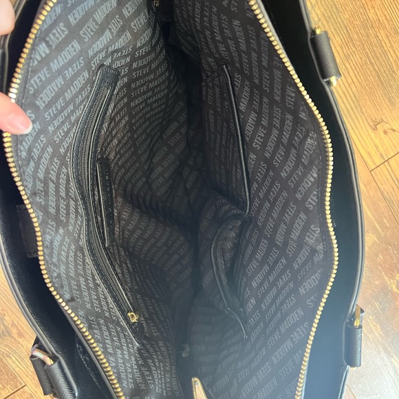 Steve Madden Black Tote Bag - Picture 8 of 8